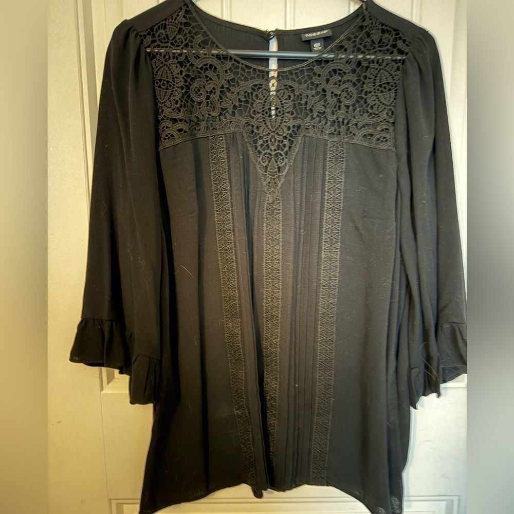 Torrid Lace Neckline Top - Size 00